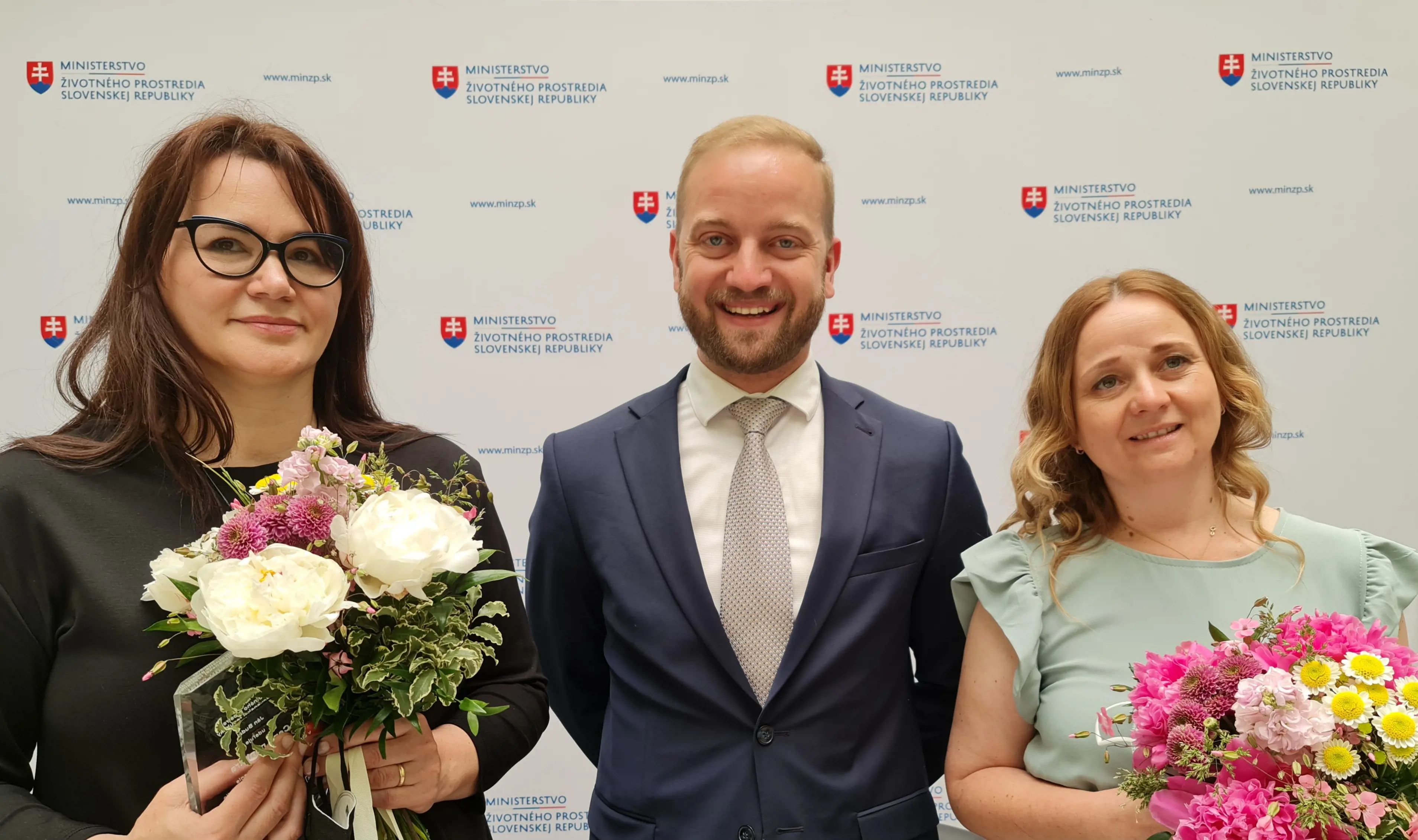 CENU MINISTRA ŽIVOTNÉHO PROSTREDIA ZÍSKALI DVE INŠPEKTORKY SLOVENSKEJ INŠPEKCIE ŽIVOTNÉHO PROSTREDIA