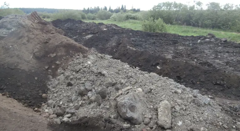 NELEGÁLNE UMIESTNENÝ NEBEZPEČNÝ ODPAD V HLADOVKE A ZÁBIEDOVE