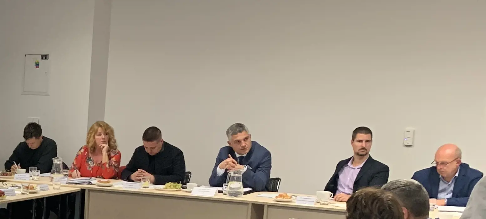 SIŽP rieši petíciu a podnety občanov na zápach a hluk okolo Slovnaftu