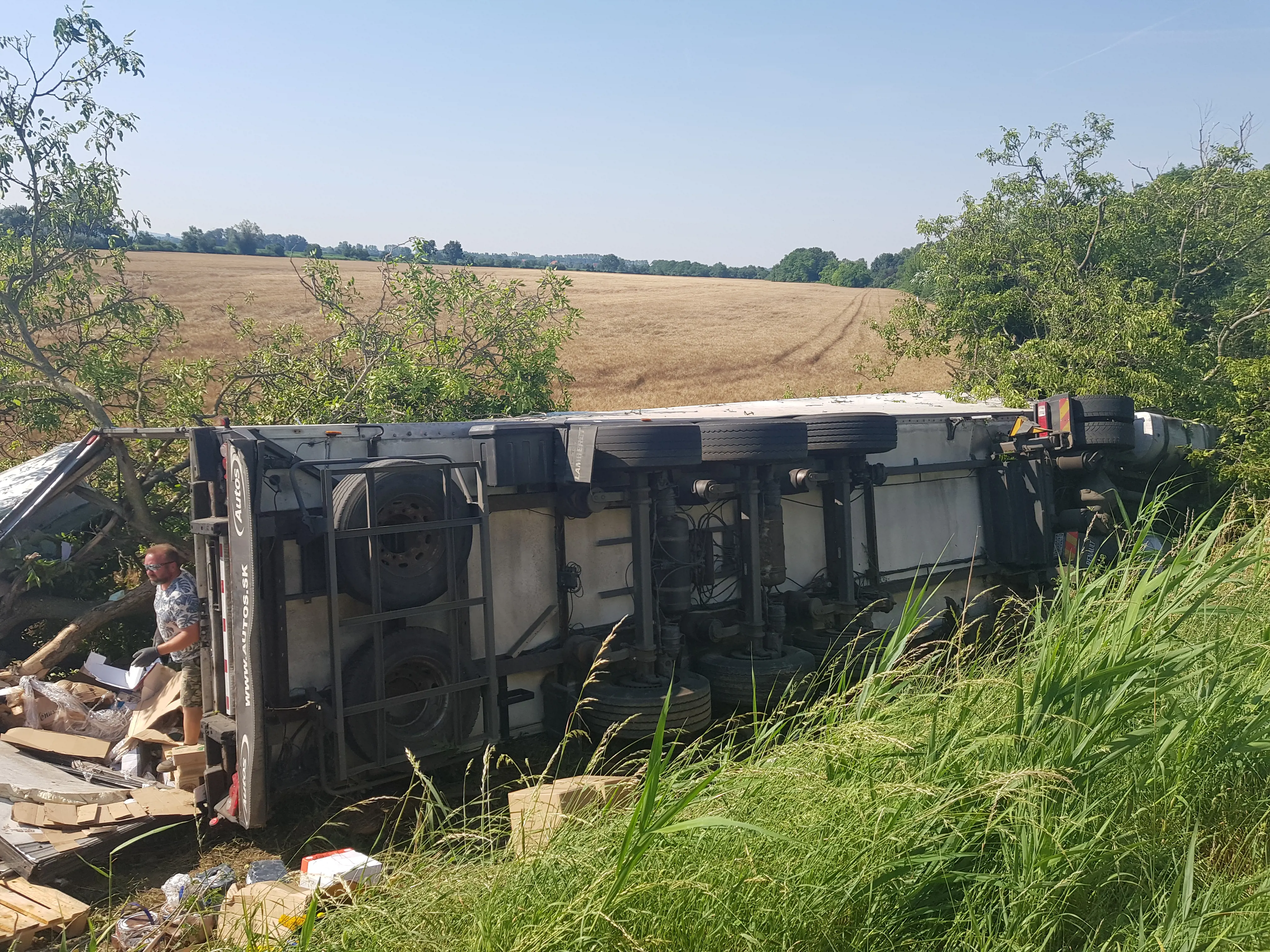 Autonehoda medzi obcami Žlkovice a Trakovice